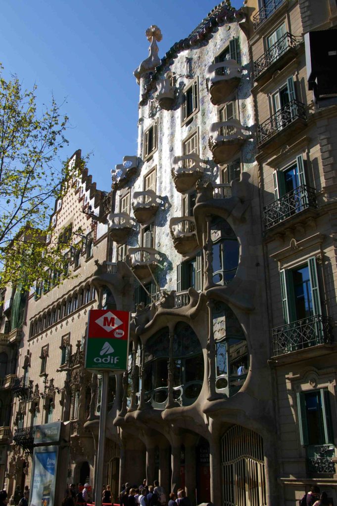 O modernizmie katalońskim-casa-batllo