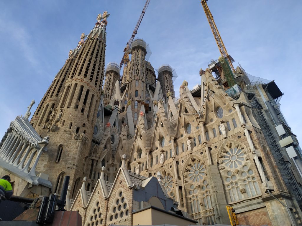 Kod Gaudiego-sagrada-familia-nowa-część