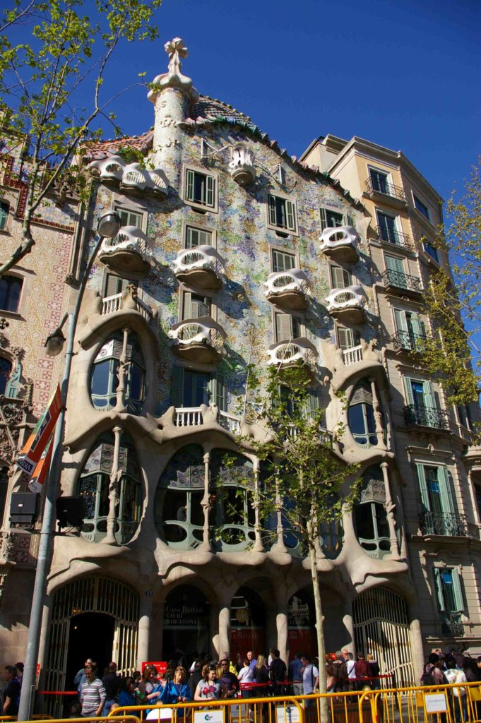 O moderniźmie katalońskim-casa-batllo-pion