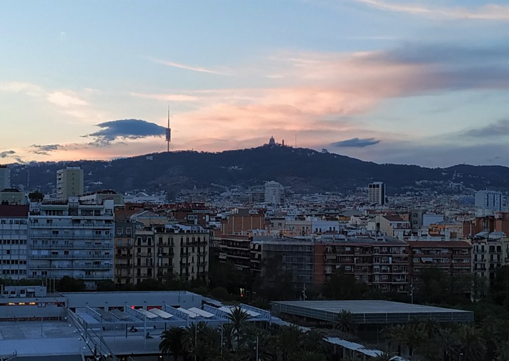 O modernizmie katalońskim-barcelona-tibidabo-w-panoramie