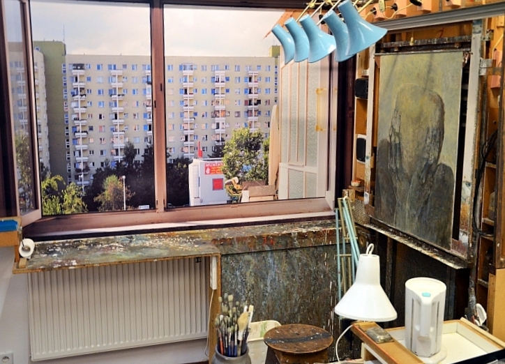 Beksiński Pracownia z mieszkania w Warszawie odtworzona w Galerii w sanockim muzeum